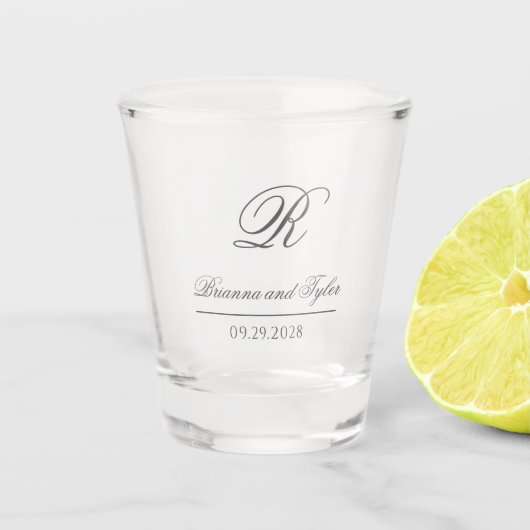Gewoon elegante klassieke bruiloft monogram shot glas (Voorkant)