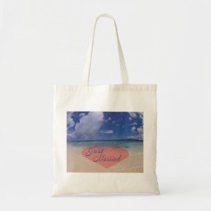 Gewoon gehuwd hart op strand tote bag