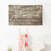 Gewoon gehuwd met legante kalligrafie Rustic Weddi Spandoek (Insitu)