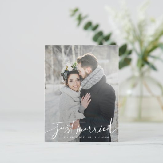 Gewoon gehuwd modern Casual script bruiloft Aankondigingskaart (Staand voorkant)