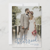 Gewoon gehuwd Slate Blue Script Photo Weddenschap Aankondiging (Voorkant)