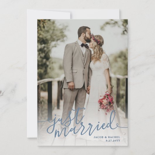 Gewoon gehuwd Slate Blue Script Photo Weddenschap Aankondiging (Voorkant)