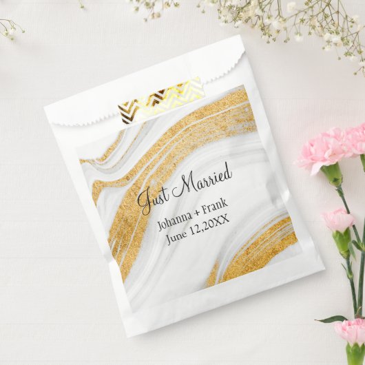 Gewoon gehuwd wit en goudgeit bedankzakje (Gezegeld)