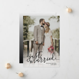 Gewoon gehuwd zwart en wit script foto bruiloft aankondiging