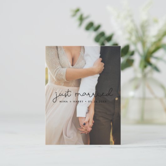 Gewoon gehuwde Cute script trouwfoto Briefkaart (Staand voorkant)