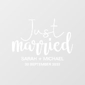 Gewoon gehuwde elegante witscript bruiloft raamsticker (Vel)