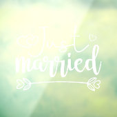 Gewoon gehuwde elegante witte scriptbruiloft raamsticker (Vel 3)