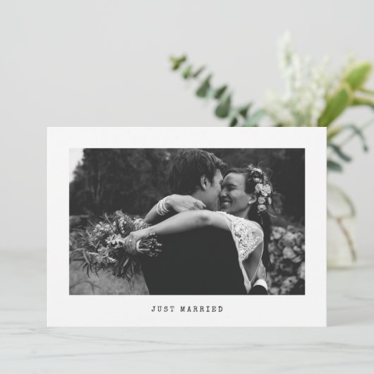 Gewoon gehuwde simpele aankondiging van een bruilo (Staand voorkant)