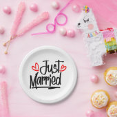 Gewoon gehuwde zwarte en witte bruiloft aankondigi papieren bordje (Feest)