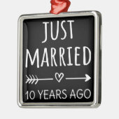 Gewoon getrouwd 10 jaar geleden metalen ornament (Links)