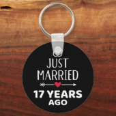 Gewoon getrouwd 17 jaar geleden 17e trouwdag sleutelhanger (Voorkant)