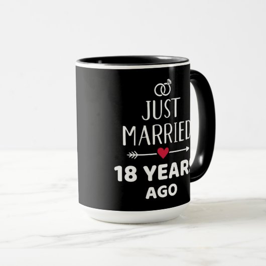 Gewoon getrouwd 18 jaar geleden 18e trouwdag mok (Voorkant rechts)