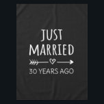 Gewoon getrouwd 30 jaar geleden. tafelkleed<br><div class="desc">Designkeuken, perfect voor anyone who's been married for 30 years and to a wedding vow renewal ceremony. It makes a great matching outfit for coupons! 'Just Marriott 30 Years Ago' quote for a koppel who got married 30 years ago or a koppel renewing wedding vows on their wedding verjaarary. Is...</div>