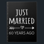 Gewoon getrouwd 60 jaar geleden. notitieboek<br><div class="desc">Designkeuken, perfect voor anyone who's been married for 60 years and to a wedding vow renewal ceremony. It makes a great matching outfit for coupons! 'Just Marriott 60 Years Ago' quote for a koppel who got married 60 years ago or a koppel renewing wedding vows on their wedding verjaarary. Is...</div>