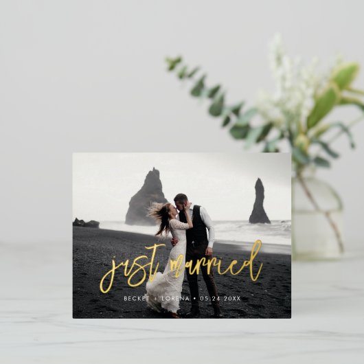 Gewoon getrouwd, hedendaagse foto zwart en goud folie uitnodiging briefkaart (Staand Voorkant)