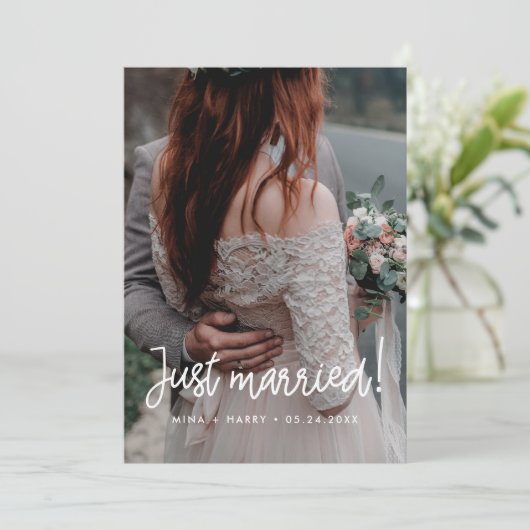 Gewoon getrouwd Modern calligrafietoetsenbord Aankondiging (Staand voorkant)