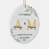 Gewoon getrouwd monogram Names Mr & Mrs. 2022 Keramisch Ornament (Rechts)