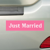 Gewoon getrouwd roze bumper sticker. bumpersticker (Op auto)