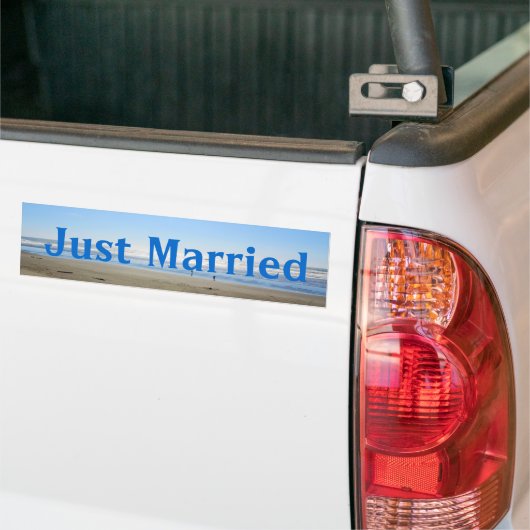 Gewoon getrouwd strand bumper sticker. bumpersticker (Op Truck)