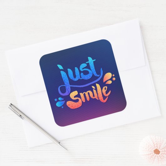 Gewoon glimlach vierkante sticker (Envelop)