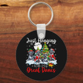 Gewoon hangen met mijn Grote Denen Kerstman Drie Sleutelhanger (Voorkant)