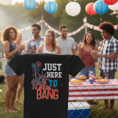 Gewoon hier om grafisch grappig te knallen 4 juli t-shirt