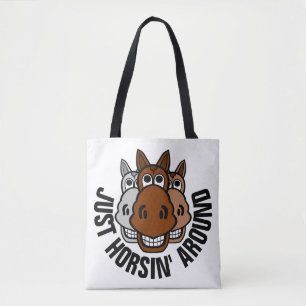 Gewoon Horsin, rond, paard Tote Bag