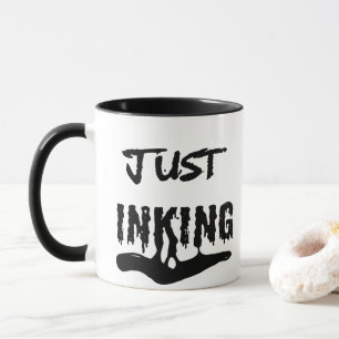 Gewoon Inktende Kunstenaar Mok Zwarte Inkt Typogra