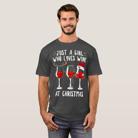 Gewoon meisje dat met kerst van wijnglas houdt t-shirt (Voorkant volledig)