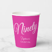 Gewoon modern script Roze 90ste verjaardag Party Papieren Bekers (Voorkant)