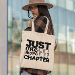 Gewoon nog een hoofdstuk funny Bookworm Reading Bo Tote Bag<br><div class="desc">De grappige typografie citeert canvas tas voor boekwormen,  die luidt: "Slechts één meer hoofdstuk".</div>