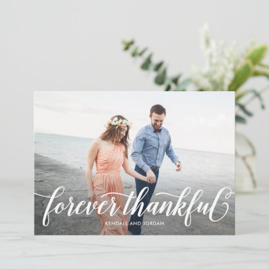 Gewoon romantische bewerkbare kleur bruiloft bedankkaart (Staand voorkant)