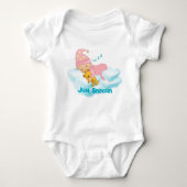 Gewoon Snuisende Roze Baby slaapt in Wolken Romper (Voorkant)