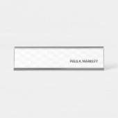 Gewoon wit grijs eenvoudig modern monogram patroon bureau naambordje (Voorkant)