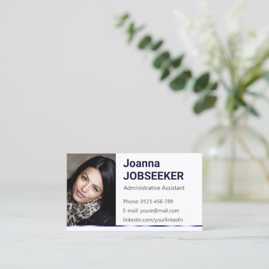 Gewoon wit Klassiek Werkzoekende Minimaal Elegant Visitekaartje (Staand voorkant)