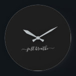 Gewoon zwart elegant script yoga ademen grote klok<br><div class="desc">Moderne yoga-klok met een zwarte achtergrond en een elegant,  met de hand geschreven wit script met de quote "just ademhalen".</div>