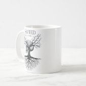 Geworteld in de aarde Skull Tree Koffiemok (Voorkant links)