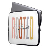 Geworteld in het Christ Laptop Hoesje Laptop Sleeve (Voorkant Links)