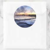 Geyser Roke op Sunset Ronde Sticker (Tas)