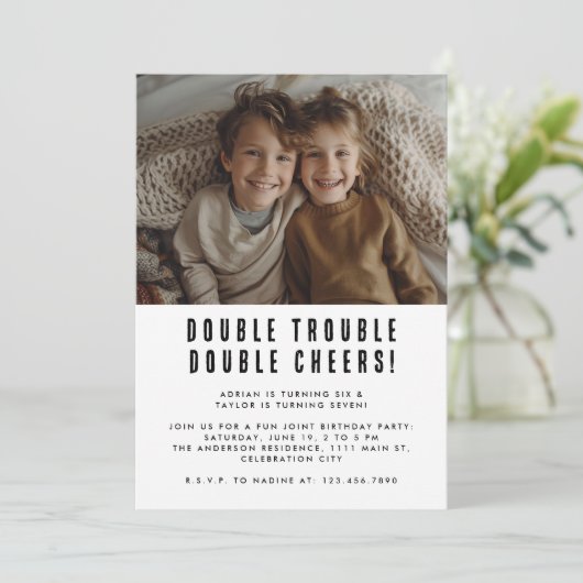 Gezamenlijke Kinder broers en zussen Verjaardagsfe Kaart (Staand voorkant)