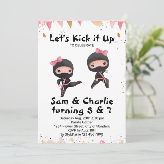 Gezamenlijke ninja zussen dubbele broer en zus ver kaart (Staand voorkant)