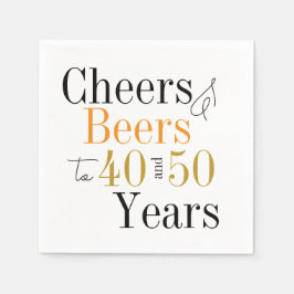 Gezamenlijke verjaardagsfeest juichen en bieren mi servet