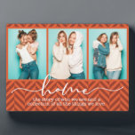 Gezegden uit de thuisfamilie Modern Typografie Dri Fotoplaat<br><div class="desc">Dit moderne ontwerp bevat drie van je favoriete foto's met de tekst "thuis - het verhaal van wie we zijn en een collectie van alle dingen waar we van houden" in de moderne typografie #foto #photogifts #gift #gift #girtsforher #family #home #verjaardaggifts #feaaigifts #christmasgifts #personalizedgifts #gifts</div>