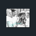 Gezegend Huis Familienaam B/W Portret Groot Canvas Afdruk<br><div class="desc">Familie zwart-wit portretdoek. Groot. Typografie. Zwart-wit filter toegepast op portret. Familienaam. Script. Gezegend huis.</div>