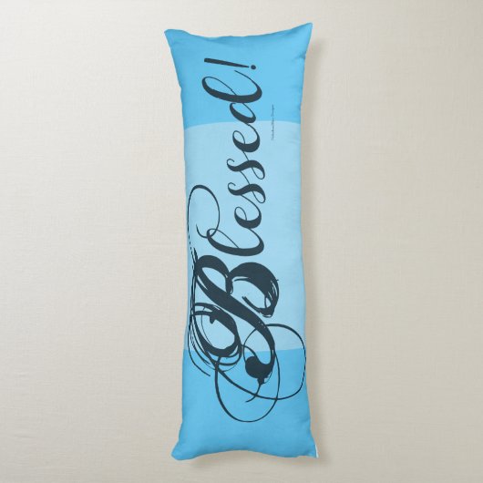 Gezegend! Lichaamskussen (blauw) (Achterkant (Verticaal))