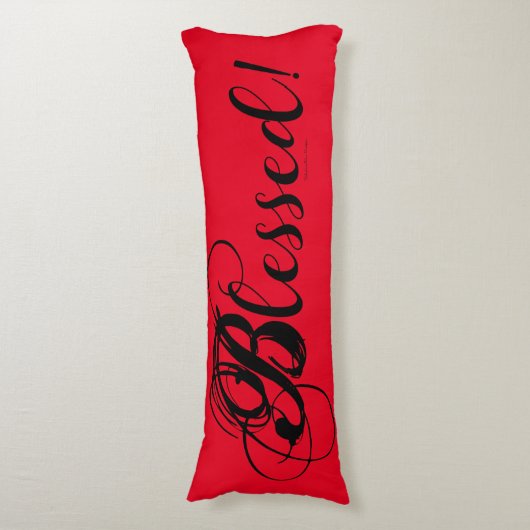 Gezegend! Lichaamskussen (rood) (Voorkant Verticaal)