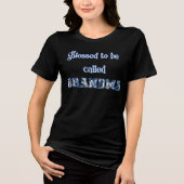 Gezegend om oma genoemd te worden Tri-Blend shirt (Voorkant)