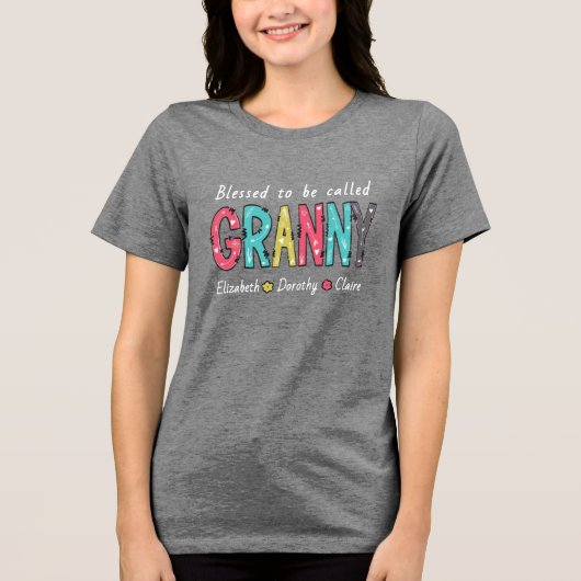 Gezegend om oma te worden genoemd Gepersonaliseerd Tri-Blend Shirt (Voorkant)