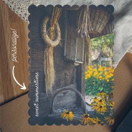 Gezellig landhuis met gele bloemen feestdagenkaart