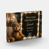 Gezellige avond met teddybeer zwangerschapsaankond fotoblokken (Links)